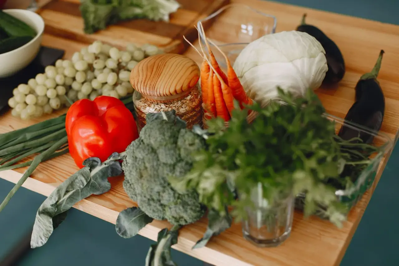 Fresh vegetables and vitamins that support ear health